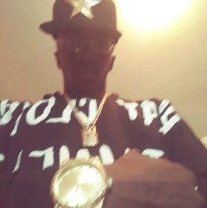 Meet your Posher, Dennis